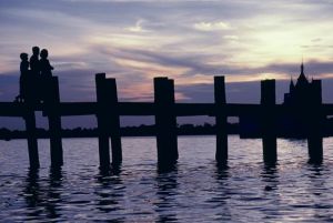 05- Puente de teka al atardecer.jpg